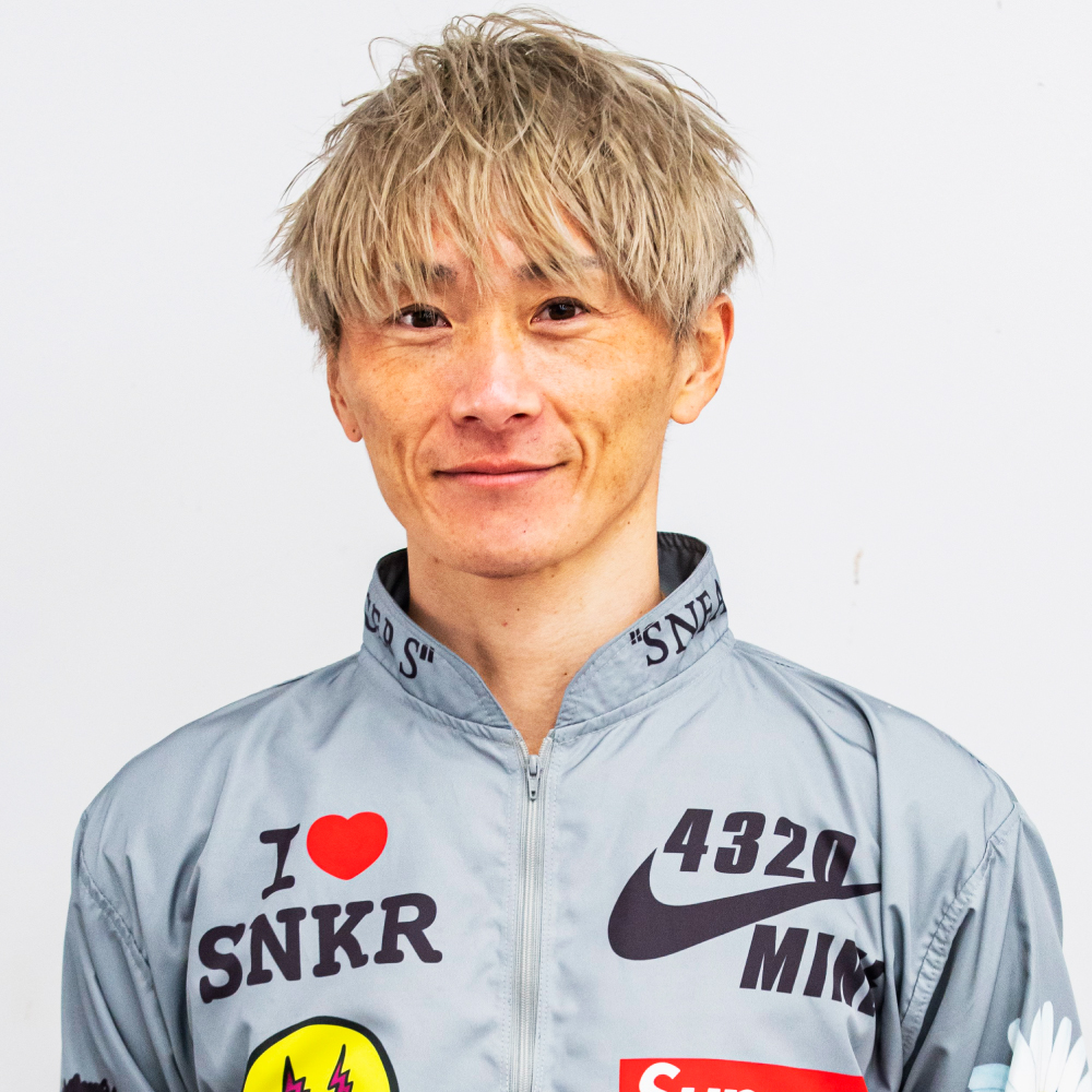 峰　　竜太